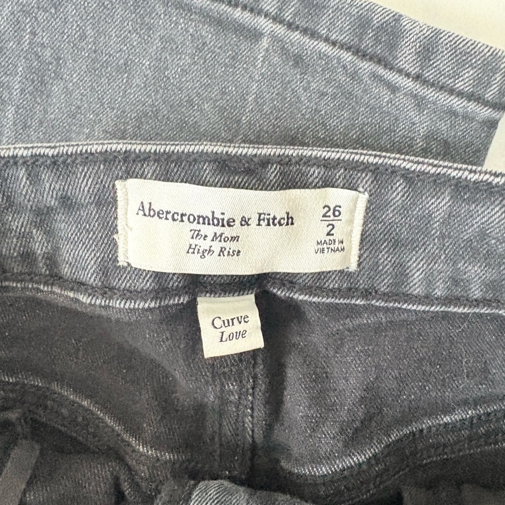 Abercrombie & Fitch mom jeans - Picture 2 of 3